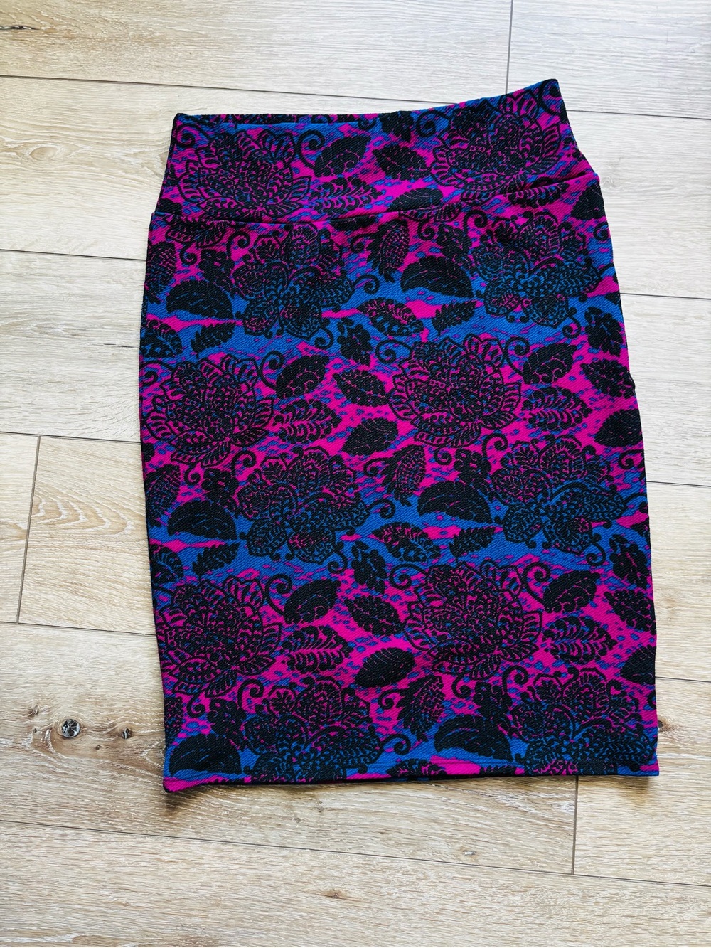 LuLaRoe Floral Pencil Skirt- Size Large